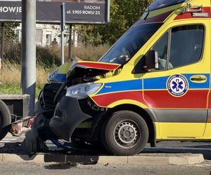 Radom. Wypadek karetki