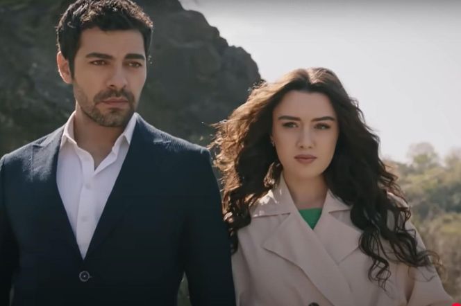 Oboje będą wyglądać zjawiskowo. Halil w eleganckim garniturze, a Zeynep w pięknej sukience 