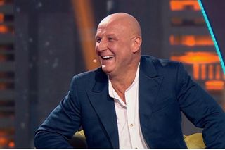 Szymon po 25 latach znów w Randce w ciemno. W programie nie gryzł się w język