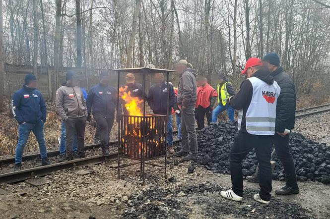 Górnicy na torach. Blokada wysyłki węgla i kiełbasa od Agrounii