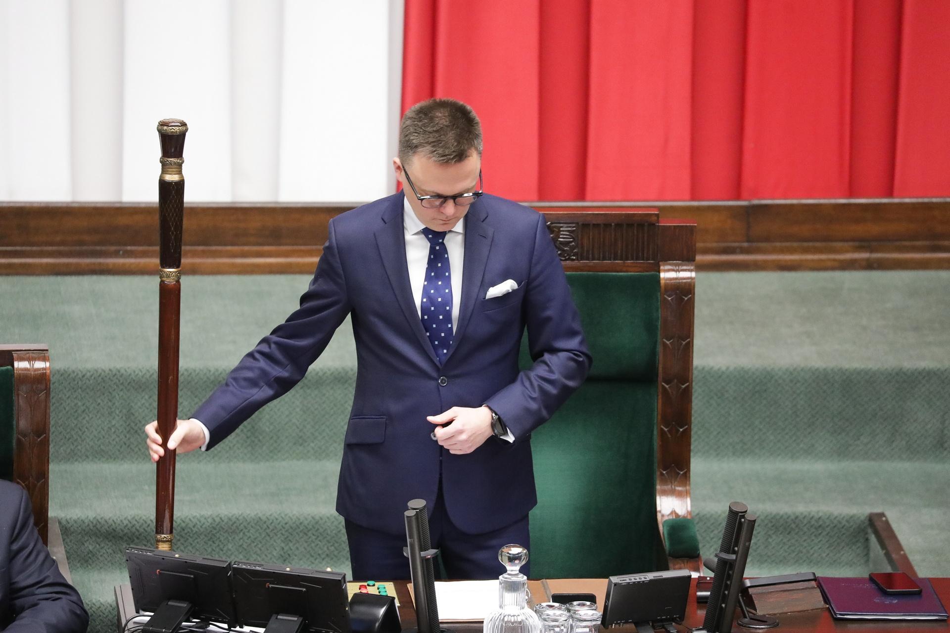 Sejm Przyjął Ustawą Okołobudżetową. Będą Pieniądze Na Podwyżki Dla ...