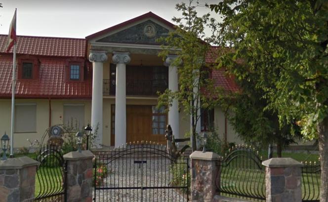 Majątek arcybiskupa Sławoja Leszka Głódzia w Bobrówce. 