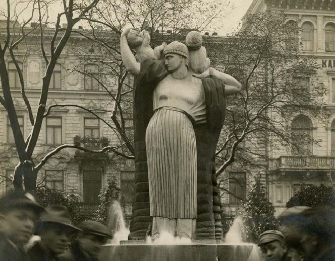 Te pomniki były symbolami stolicy.  Dziś już nie istnieją