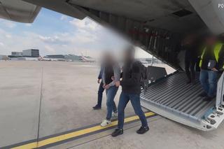 Rafał P. zabił właścicielkę kamienicy i dozorcę, bo nie szedł mu interes z kurczakami. Teraz trafił za kraty