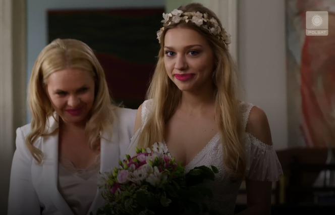 Przyjaciółki, odcinek 170: Julka (Nicole Bohgdanowicz), Anka (Magdalena Stużyńska)