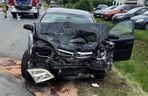 Zderzenie osobówki i ciężarówki w Dąbrówce-Ług. Jest jedna osoba poszkodowana