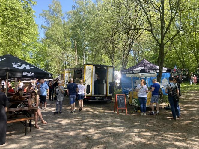 Festiwal Samków Food Trucków w Olsztynie 2024. Nad Ukielem można zjeść dania z całego świata [ZDJĘCIA]