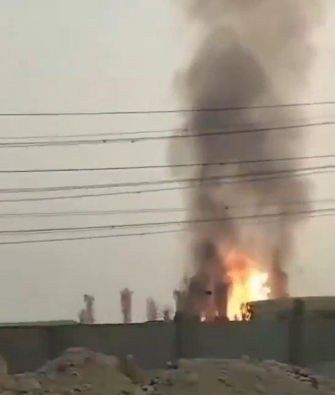 Izraelski dron zaatakował jeden z zakładów na polach gazowych na południu Iran, doszło do potężnego wybuchu i pożaru.