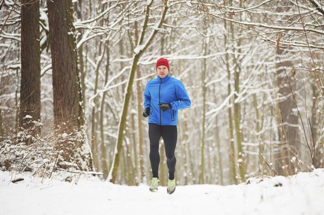 Bieganie zimą: jak biegać na mrozie, żeby nie zachorować?