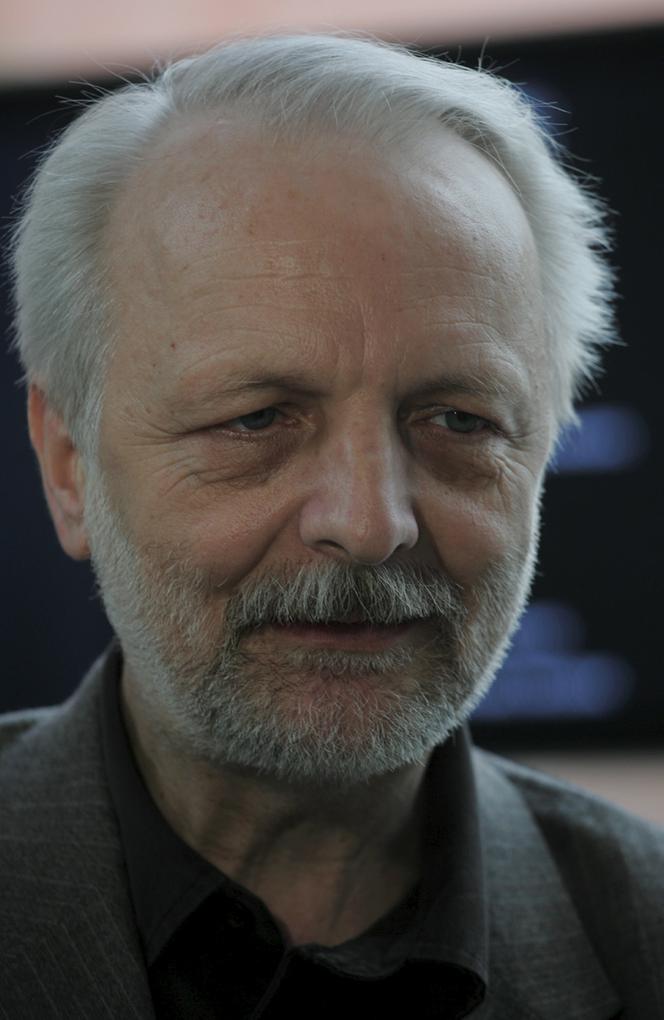 Ksiądz ukradł dzieciom aparat