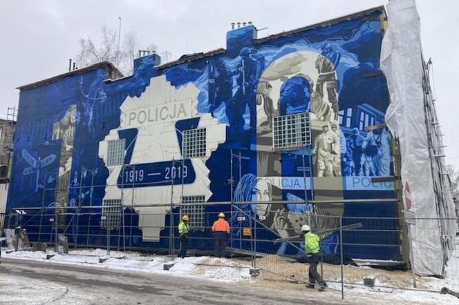 Na mural w Zgierzu wydano ponad 30 tysięcy. Teraz zostanie przykryty styropianem