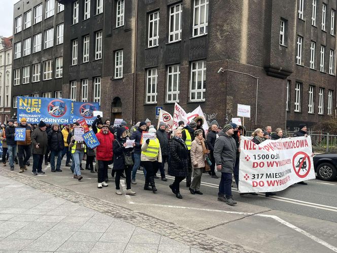 Protest przeciwko Kolei Dużych Prędkości w Katowicach 