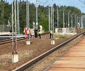 Pieszy śmiertelnie potrącony przez pociąg. Gigantyczne utrudnienia