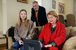 Barwy szczęścia odc. 3173. Sofia (Valeria Gouliaeva), Józefina (Elżbieta Jarosik), Andrzej Zastoja-Modelski (Leon Charewicz)