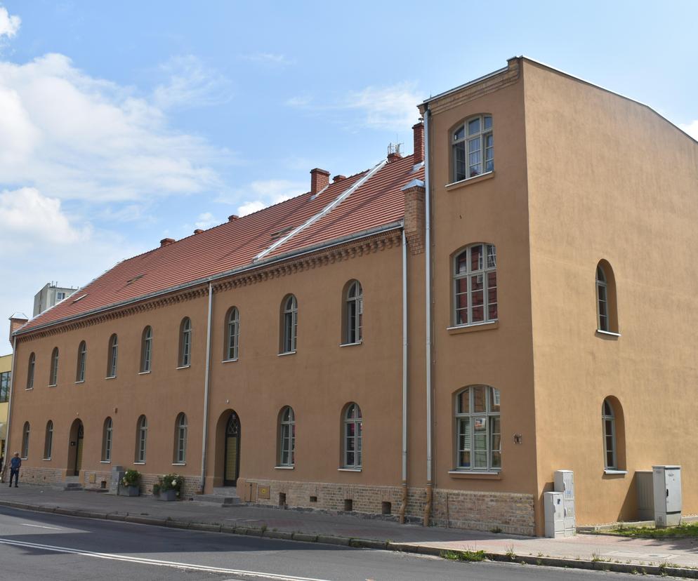 Zabytkowa kamienica przy ulicy 1 Maja,  została zrewitalizowana