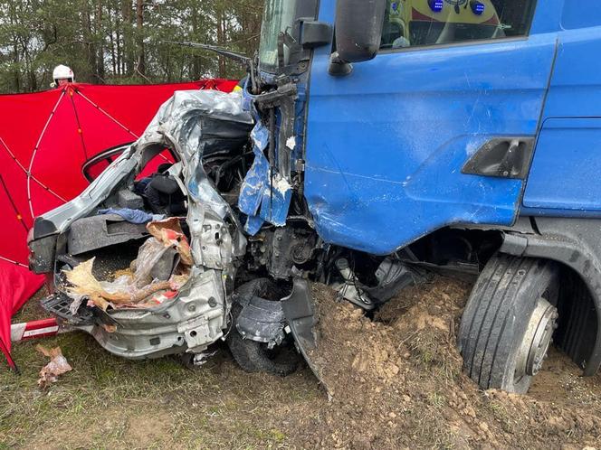 Tragiczny wypadek w miejscowości Przyłubie pod Bydgoszczą. Zdjęcia z miejsca zdarzenia