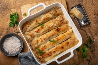 Naleśniki a la pizza: przepis na pyszne danie obiadowe