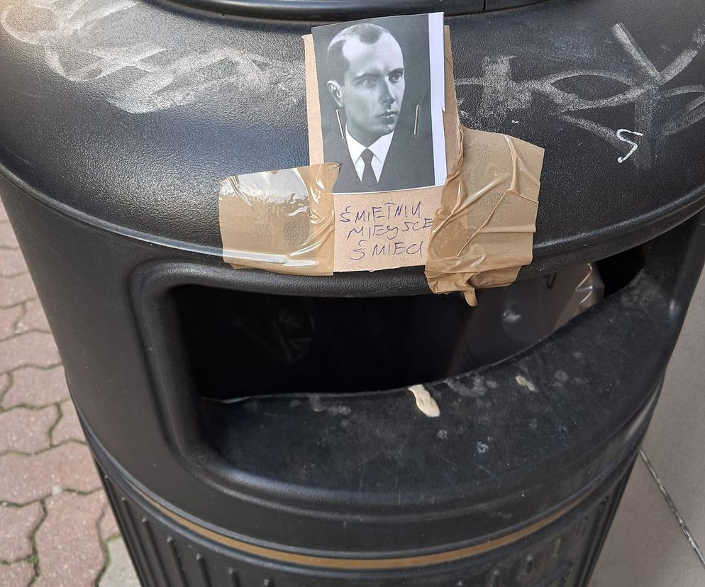 Bandera w śmietniku, akcja Młodzieży Wszechpolskiej z Leszna 