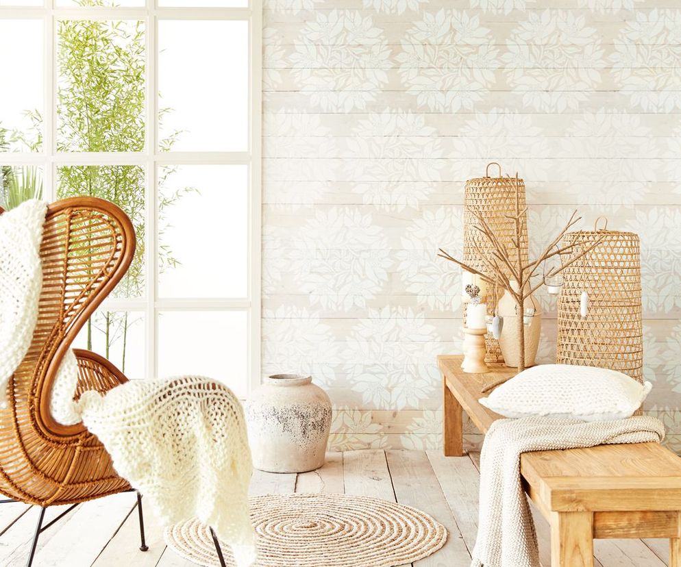 Kolor ściany z tapetą w kremowym odcieniu off white