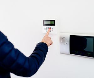 Standardy automatyki budynkowej. Które systemy nadają się do późniejszej rozbudowy?