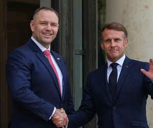 Nawrocki spotkał się z Macronem