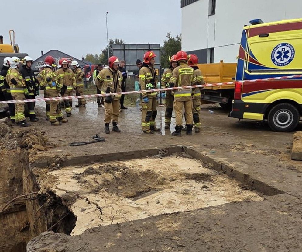 Bełchatów. 35-latek przysypany ziemią w wykopie kanalizacyjnym. Śmiertelny wypadek