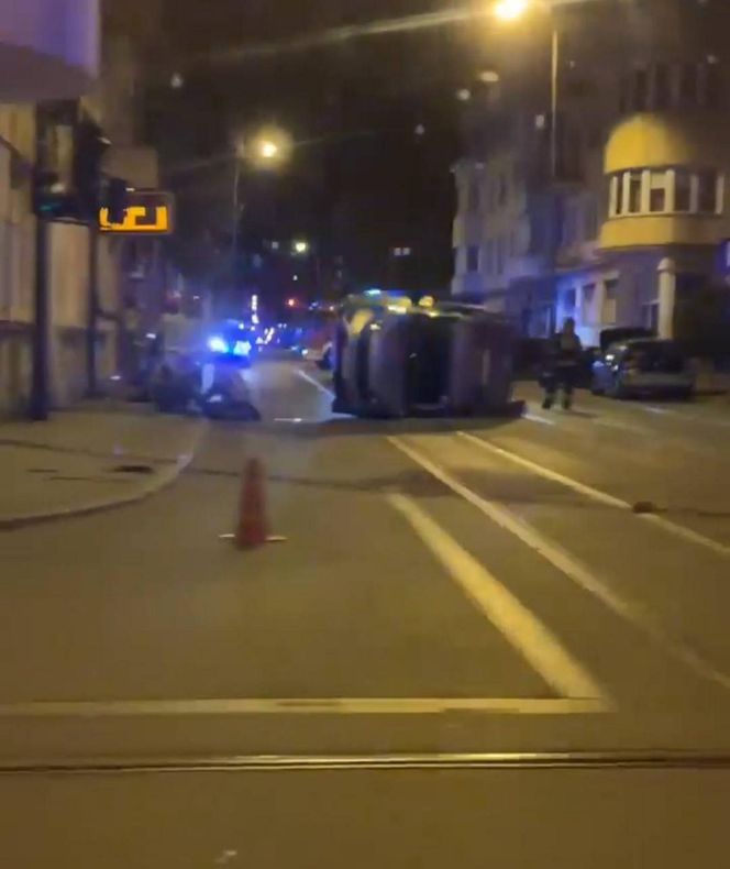  Łódź. Wypadek strażników miejskich. Staranował ich nietrzeźwy 30-latek [ZDJĘCIA]