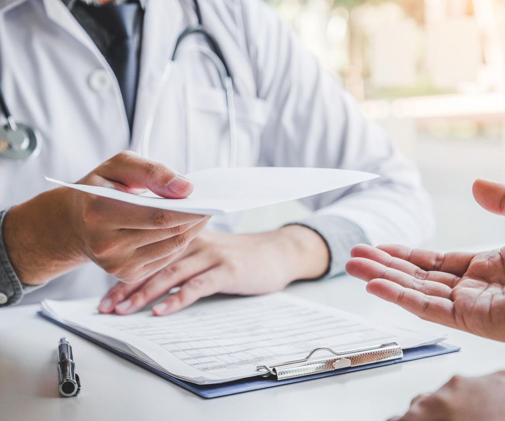 Tyle dni czekają Polacy na neurologa na NFZ w trybie pilnym. Ogromne kolejki