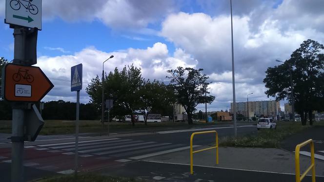 Absurdalny pomysł w Toruniu. Te barierki mają poprawić bezpieczeństwo?!