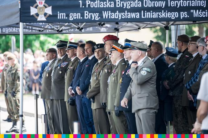 "Wakacje z WOT". Nowi Terytorialsi z Podlasia złożyli przysięgę w Białymstoku [ZDJĘCIA]