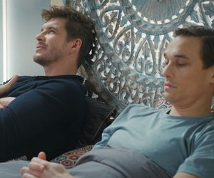 M jak miłość, odcinek 1871: Marcin (Mikołaj Roznerski), Olek (Maurycy Popiel)