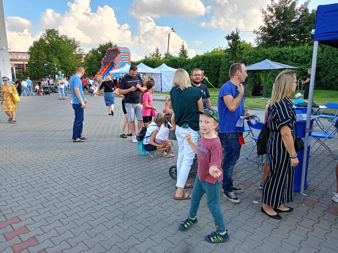 Uczestnicy wydarzenia chętnie zapoznawali się z tajnikami codziennej pracy siedleckich strażaków