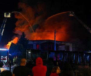 Pożar magazynu farb i lakierów przy ulicy Witosa w Kielcach