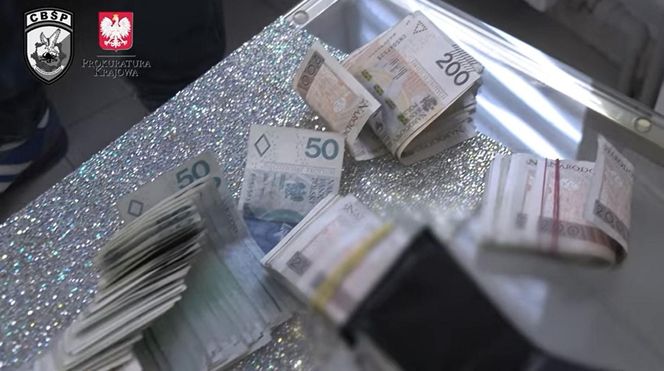 CBŚP rozbiło niebezpieczny gang z PIaseczna. 13 osób zatrzymanych
