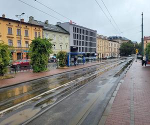 Niż genueński nad Polską. Kraków skąpany w deszczu