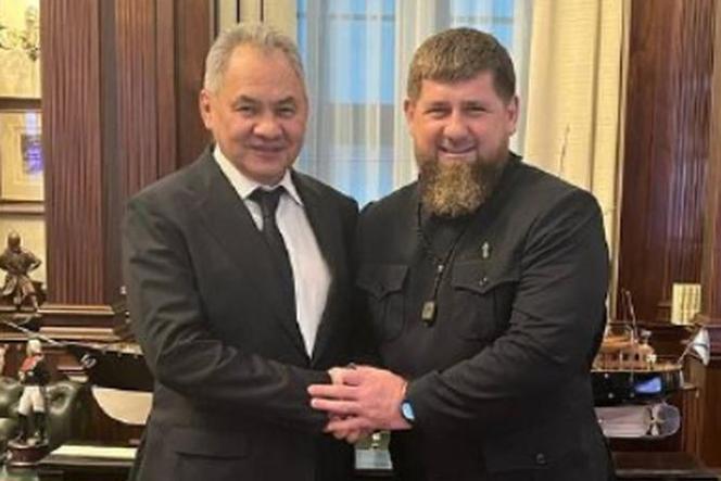 Kadyrow spotkał się z Szojgu. Ich ustalenia niepokoją. Uwagę przykuł jeden szczegół