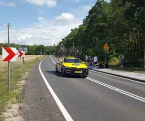 W Henrykowie koło Leszna kibice czekają na kolarzy 80. Tour de Pologne 