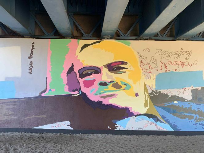 Nowy mural w Bydgoszczy. Stanisław Tym upamiętniony w przestrzeni miejskiej