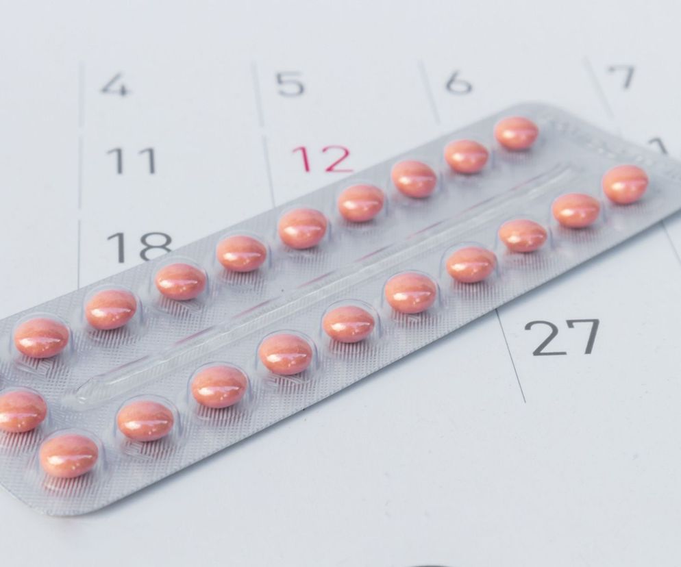 Jednoskładnikowe tabletki hormonalne mogą stosować matki karmiące i nastolatki.