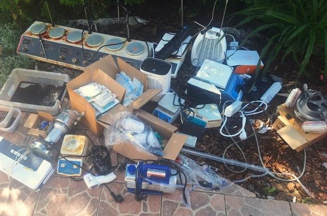 Kolejny cios w narkobiznes. Policja zlikwidowała tajne laboratorium pod Bydgoszczą!