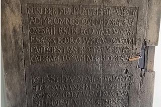 Weekend na Mazurach? Koniecznie zobacz tę wieś! To nie tylko jezioro, ale i historia