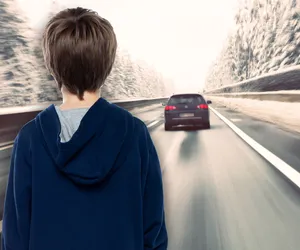 Ojczym 10-latka stracił przytomność i zaczął krwawić. Chłopiec uratował mu życie na A1!