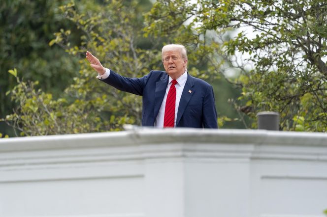 Trump wszedł na dach Białego Domu! Mówił o broni nuklearnej