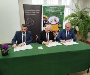 Skorzysta miasto, uczniowie i nauczyciele. Siedlecka „Samochodówka” podpisała umowę patronacką z Politechniką Warszawską