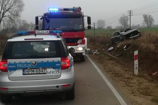 Podlaskie: Audi uderzyło w przepust drogowy. 2 osoby ranne [ZDJĘCIA]