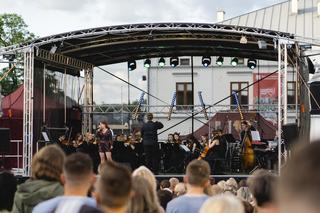  Muzyka z filmów „Toy Story”, „Mała Syrenka” czy „Hobbit” na Rynku w Krośnie