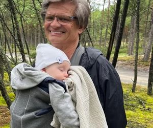 Tata Marcina Hakiela z wnukiem