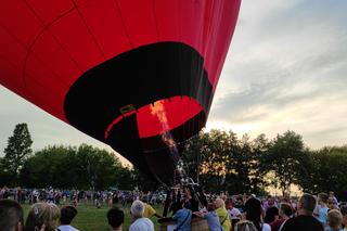 IV Fiesta Balonowa w Białymstoku. Start balonów z osiedla Zielone Wzgórza