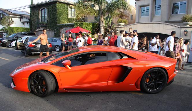 Chris Brown w Lamborghini Aventador