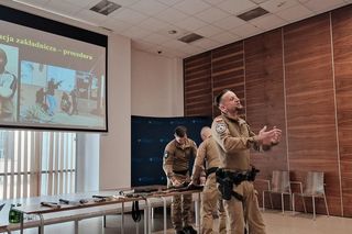 Jak przetrwać atak w szpitalu? Krakowska policja szkoli medyków z procedur antyterrorystycznych